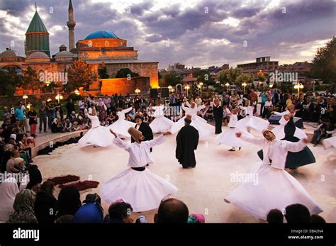 Le Symposium international de Konya 2013: Une exploration fascinante de la poésie mystique et des traditions soufies en Anatolie.