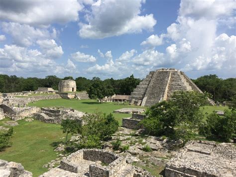 Le Déclin de Mayapan: Cité Maya Flourissante Face à la Guerre Civile et aux Intrigues Politiques